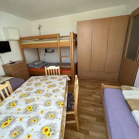 Ubytovani Na Mestecku 7 Апартаменты *